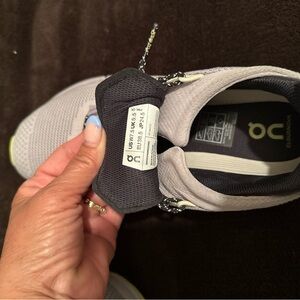 Women’s On Cloud Nova  SZ 7.5 pearl/zest